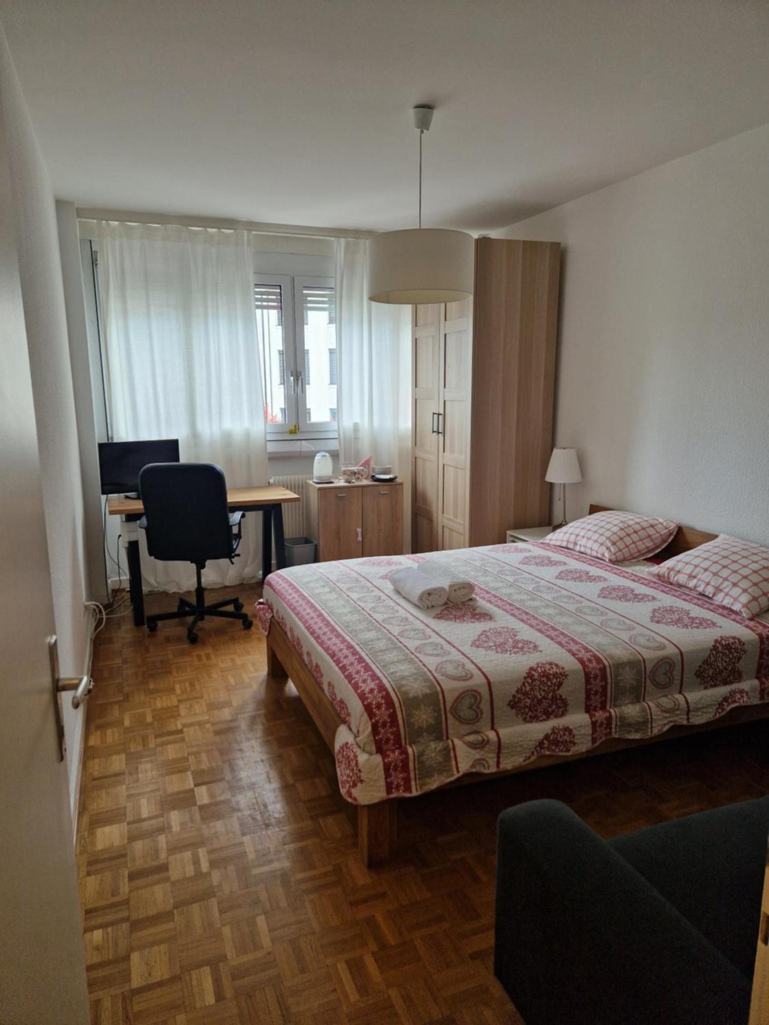 Room In Shared Apartment Женева Экстерьер фото